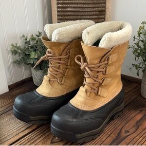 Sorel Badger II boots beige and tan size: 6